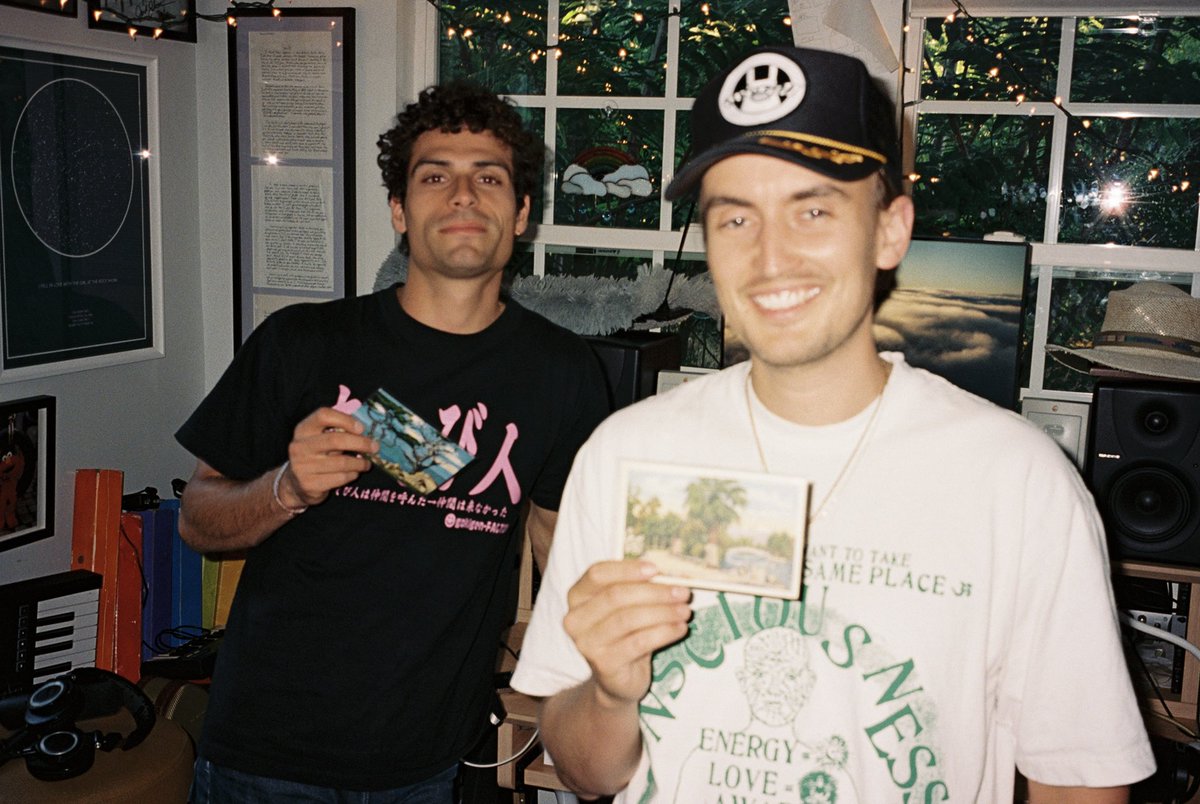 blueberry stains ft. me out now 🫐💜

   🇫🇷🎶 orcd.co/oscaranton-lapc 🌅