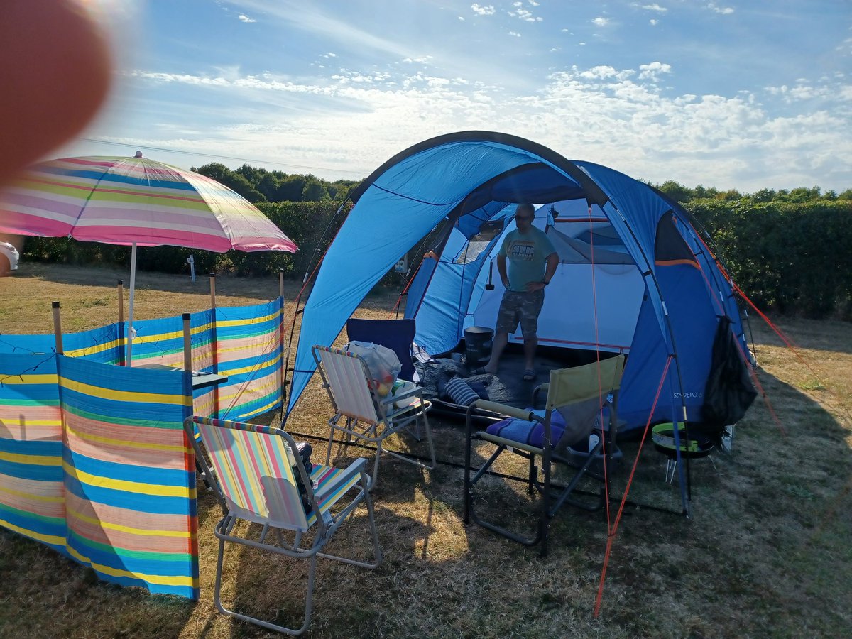leo181711's tweet photo. Home from home for the next few days! So far its quite windy but no rain forecast! #MakesAChange https://t.co/bTCWEza22q