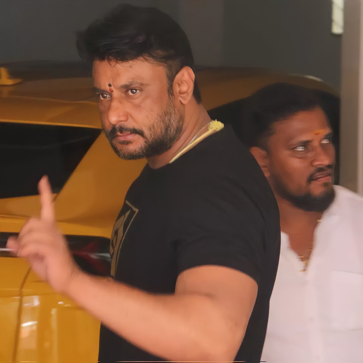 PutrajDarshanT's tweet photo. Exclusive Pic Boss
With Celebrity ❤️❤️

@dasadarshan
@ManuKumarHV4
#DBoss #Kranti #Monarch
#Thoogudeepa #Boss https://t.co/UC1Y9j86xt