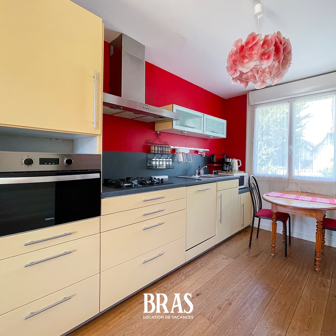 bras_immobilier's tweet photo. ⎥ #LOCATIONDEVACANCES ⎥ 𝗔𝗹𝗲𝗿𝘁𝗲 ! 𝗠𝗮𝗶𝘀𝗼𝗻 𝗱𝗲 𝘃𝗮𝗰𝗮𝗻𝗰𝗲𝘀 𝗲𝗻 𝘃𝘂𝗲 ! 🧐
Je découvre sans plus tarder 👉 https://t.co/zLeIjDuB4p
Charmante maison de 3 pièces disponible à la location pour les vacances.
Contactez-nous au 02 40 62 37 10 ! https://t.co/ChEsEdmsiN