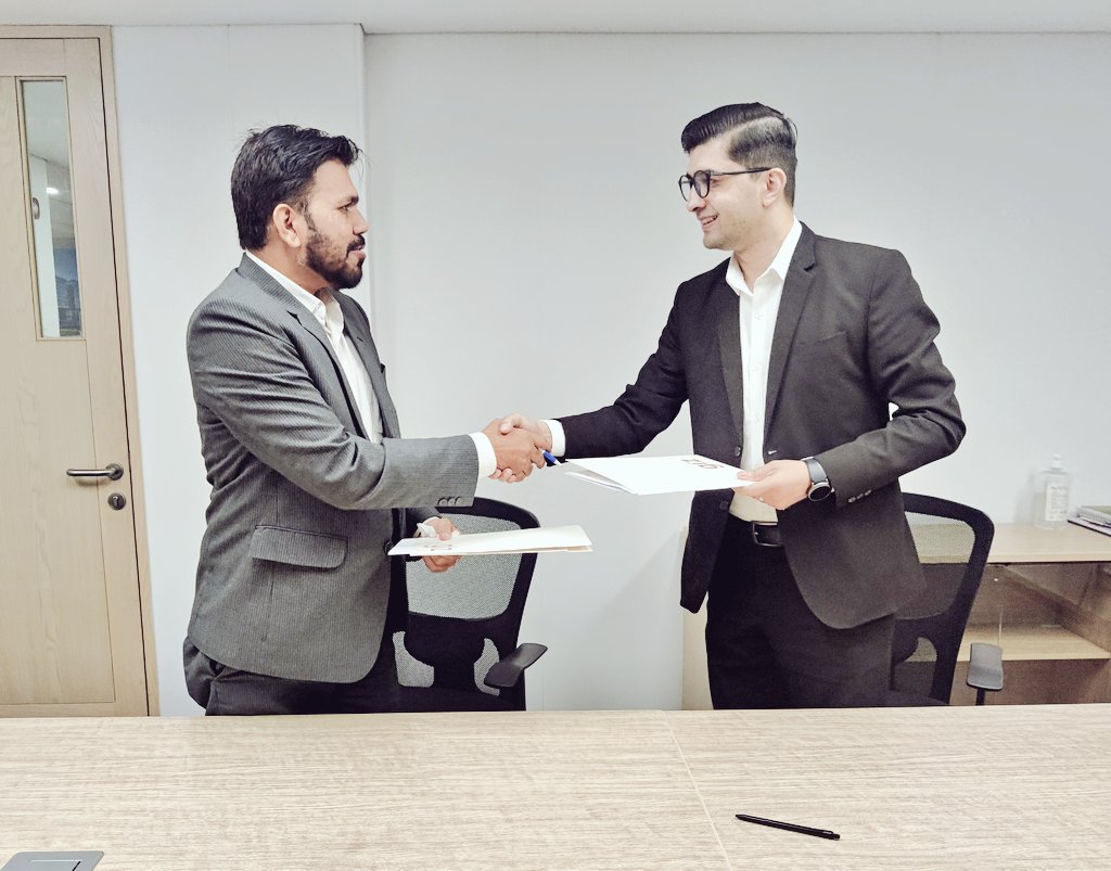 imranhunzai's tweet photo. Beginning of a new partnership between @centangle and @GIZPakistan's TexTILE program for implementing Dialogue for #Sustainability (DfS) in the textile sector across Punjab, Pakistan. #Centangle Interactive, as a recognized DfS Partner, will focus mainly on digitalization. https://t.co/FbRw7JAq2p