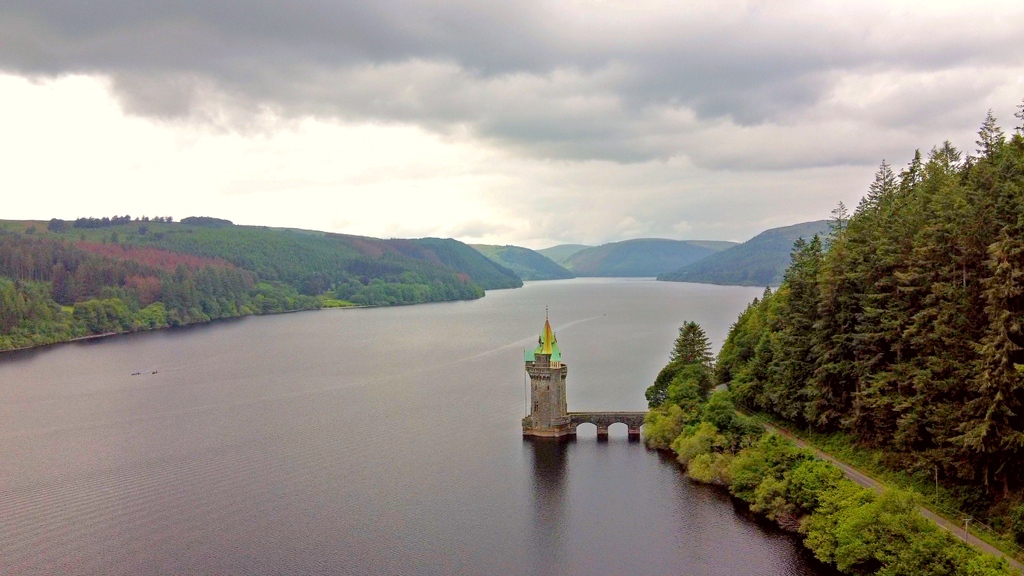 The straining tower at #LakeVyrnwy is an imposing castle like structure which stands at a total of 48 metres high! 😃 #drone 
#landscapephotography #sky #landscape #aerialphotographer #aerialphotos #dronephotography #droneoftheday #mini2 #photography #wales #exploring