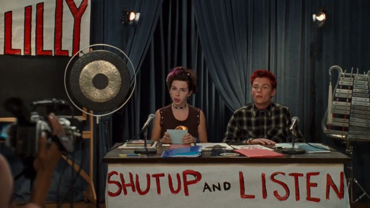 FilmUpdates's tweet photo. 21 years ago today, ‘THE PRINCESS DIARIES’ released in theaters. https://t.co/6aZxnGlSY0