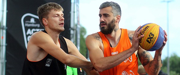 More Action? More Basketball? More Pics? Look here: schaudichan.com/foto-galerie-0…

#FIBA3×3Challenger #Basketball #3×3 #3x3Basketball #Hamburg #Heiligengeistfeld