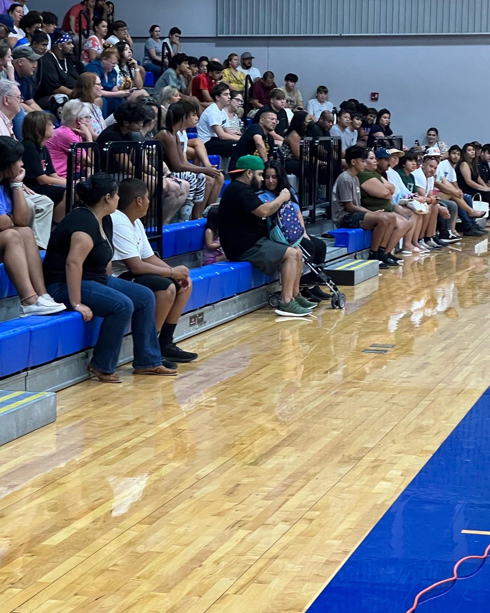 CoachDaviesOne's tweet photo. Great turnout last night at the @LehmanLobosFB @HaysCISD Parent Night.  Practice starts Monday 6AM.  See you there.  @chapa_athletics @kyleinvaders @simonathletics1 #GoLobos #txhsfb https://t.co/x9LJ5e7nsw