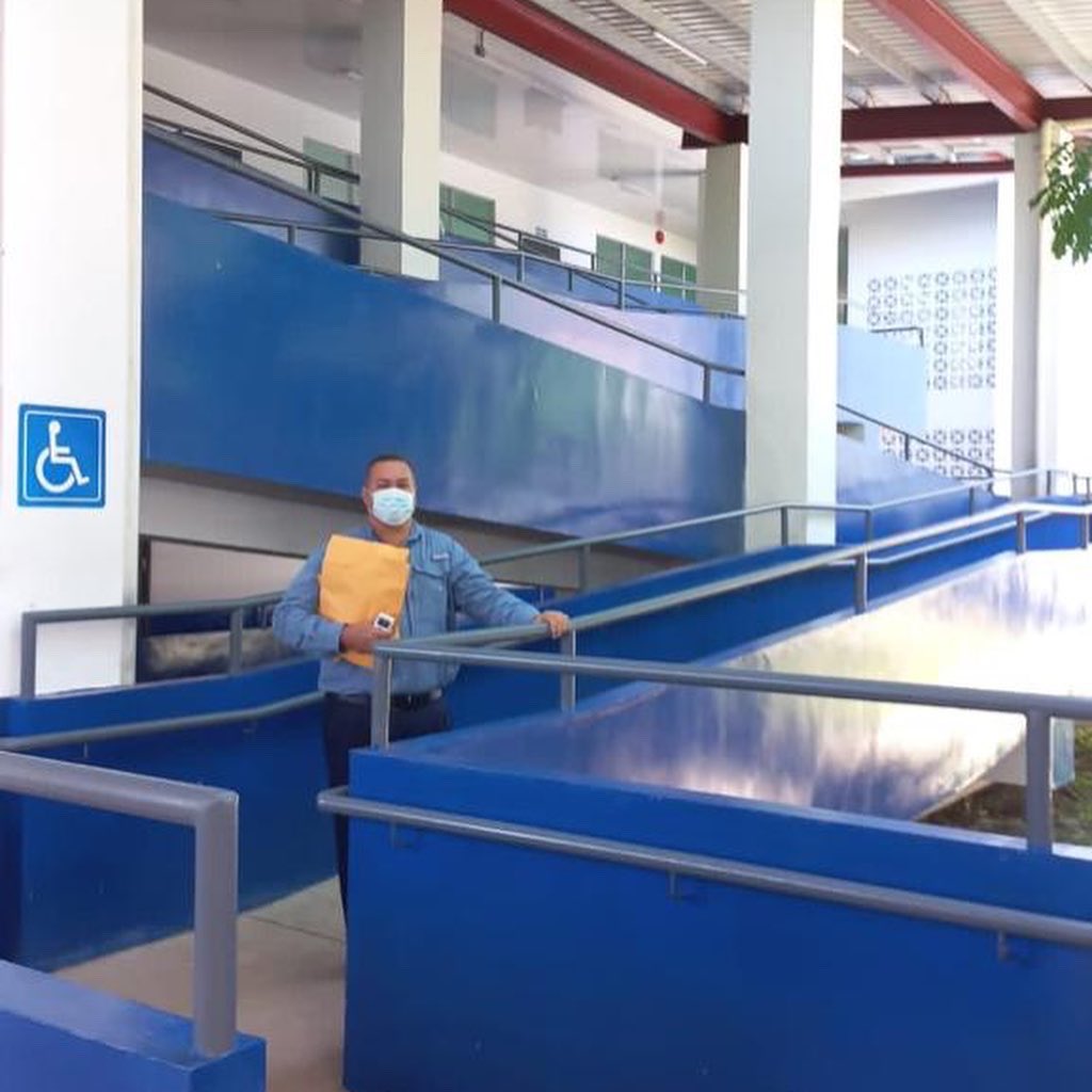colegiojdc's tweet photo. El Colegio José Daniel Crespo y su comunidad educativa recibe hoy 29 de julio, la planta baja del nuevo pabellon que contiene una amplia cafetería con capacidad para 400 estudiantes, cocina equipada, oficina de Educación especial, enfermería y un espacio para oficina. https://t.co/UcIZdJ2Gs5