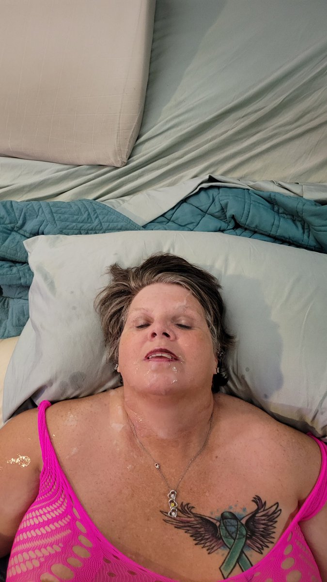 Kuntrymomma69's tweet photo. It's facial Friday! Mommas onlyfans is free for 24 hours! #facial #cumcoveredface #cumaddicted #cumslut #Jizzonface #bbw #pawg #MommyGotBigTits #whore #bbc #blowjob #swallows #anal #bigtitsmomِ #publicvoyeur #taboo #horny #mommykinky #NSFW #slut #milf #thick #curvy #faketits https://t.co/0bYmzsbBP7