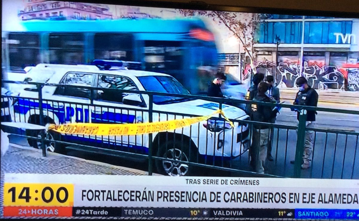 fedoraletelier's tweet photo. 5 personas apuñaladas en eje Alameda, lo que no dice #PrensaBasura y @GobiernodeChile que son ILEGALES que acampan en Alameda ❗️
Chilenos “agradezcan” 👊 a “clase política” por políticas de fronteras PUERTAS ABIERTAS para ocupación y sometimiento por parte de Org.Criminales❗️ https://t.co/zZVBivB7Ir