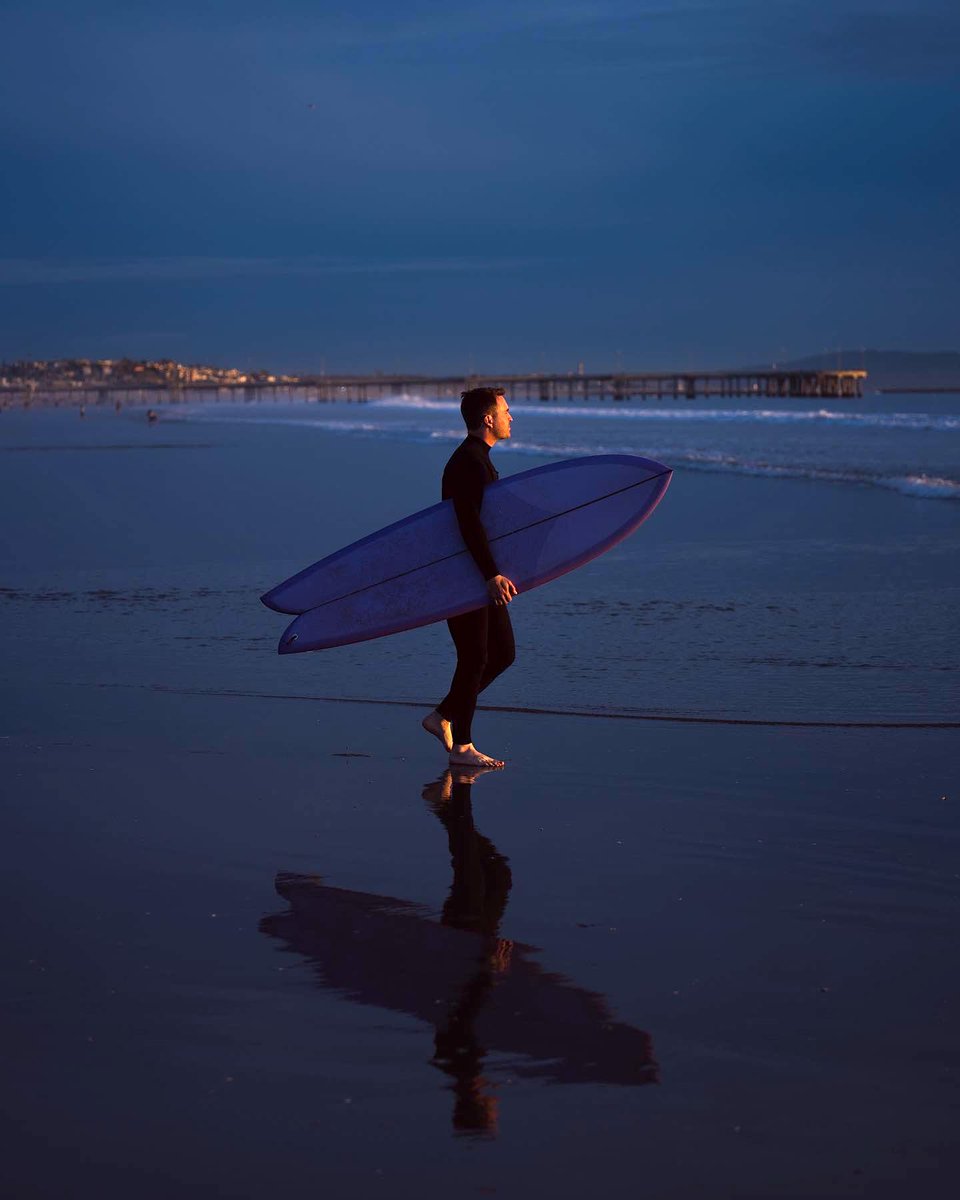 VeniceChamber's tweet photo. "Let the waves carry you where the light cannot." – mohit kaushik 🌊

📸 madeleine_rosenthal

#venicebeach #ilovevenice #venicelocals #beachcommunities #veniceliving #venicelife #venicelocals #beachcommunities #veniceliving https://t.co/NUeKNlLJO1