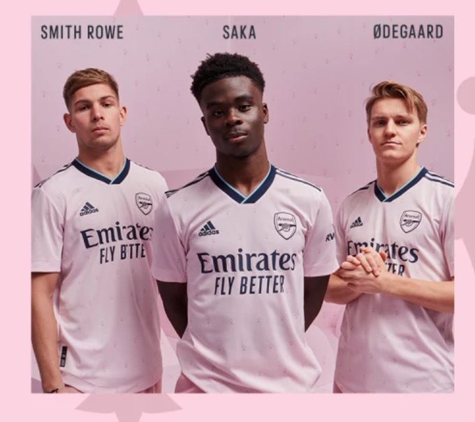 DegenKicks's tweet photo. Ad: NEW adidas Arsenal 22/23 Third Jerseys dropped via adidas US => https://t.co/CFJ92yfKkG https://t.co/9KKyBqcFl2