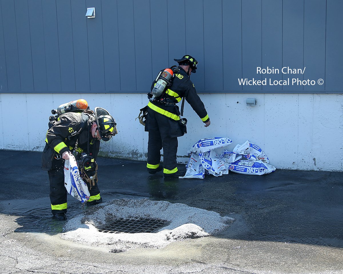 JC Oviedo on Twitter "RT RChan_mariner PHOTOS Battery fire at