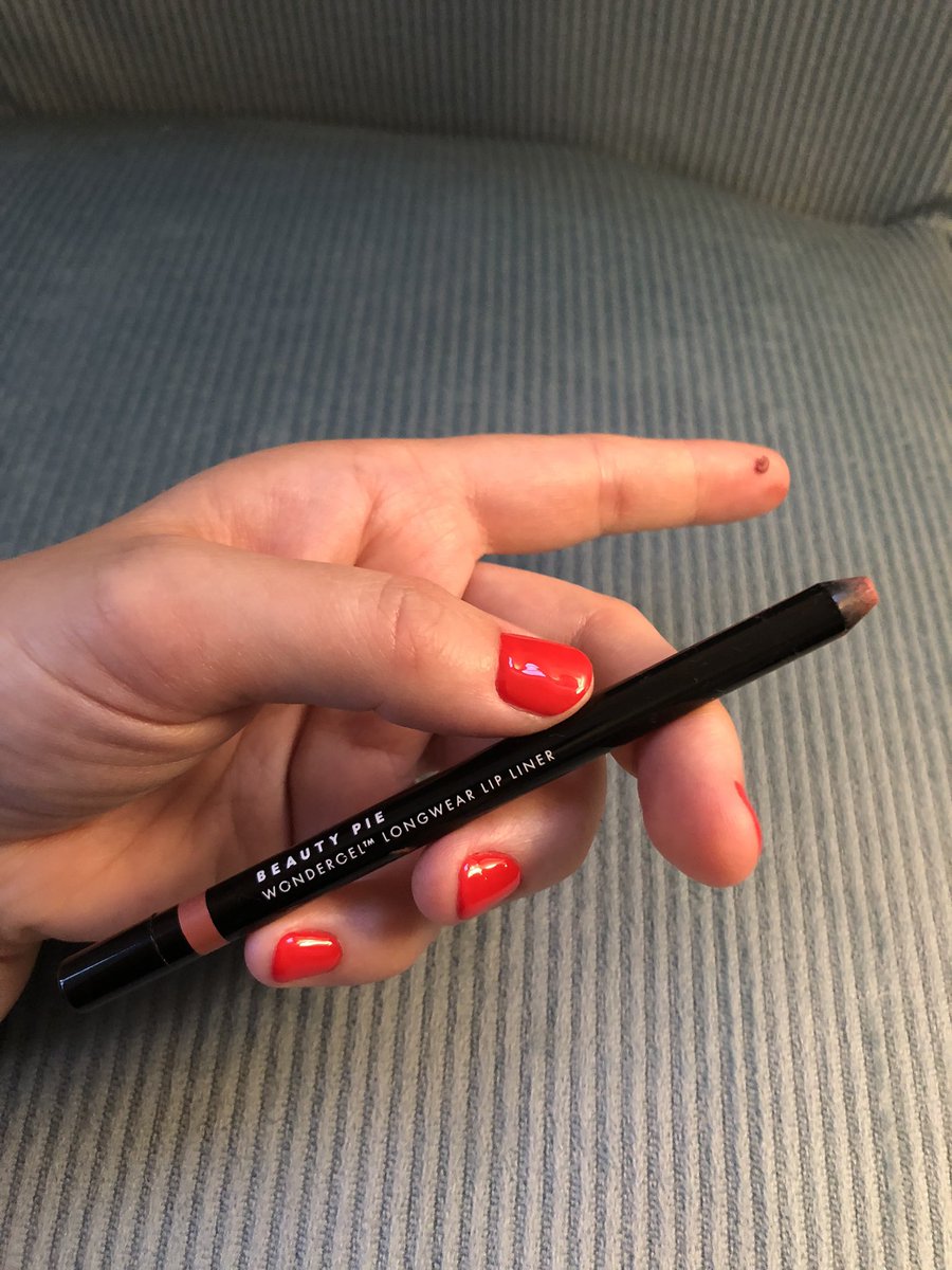 ippotales's tweet photo. I normally love @beautypie products but I’m so disappointed in this - my new Longwear lip liner arrived on Wednesday. Tried it in and the point fell out. I just tried sharpening it and the whole point just crumbled to mush and came away on my lip as soon as I tried to apply it. https://t.co/26kYiPSnPK