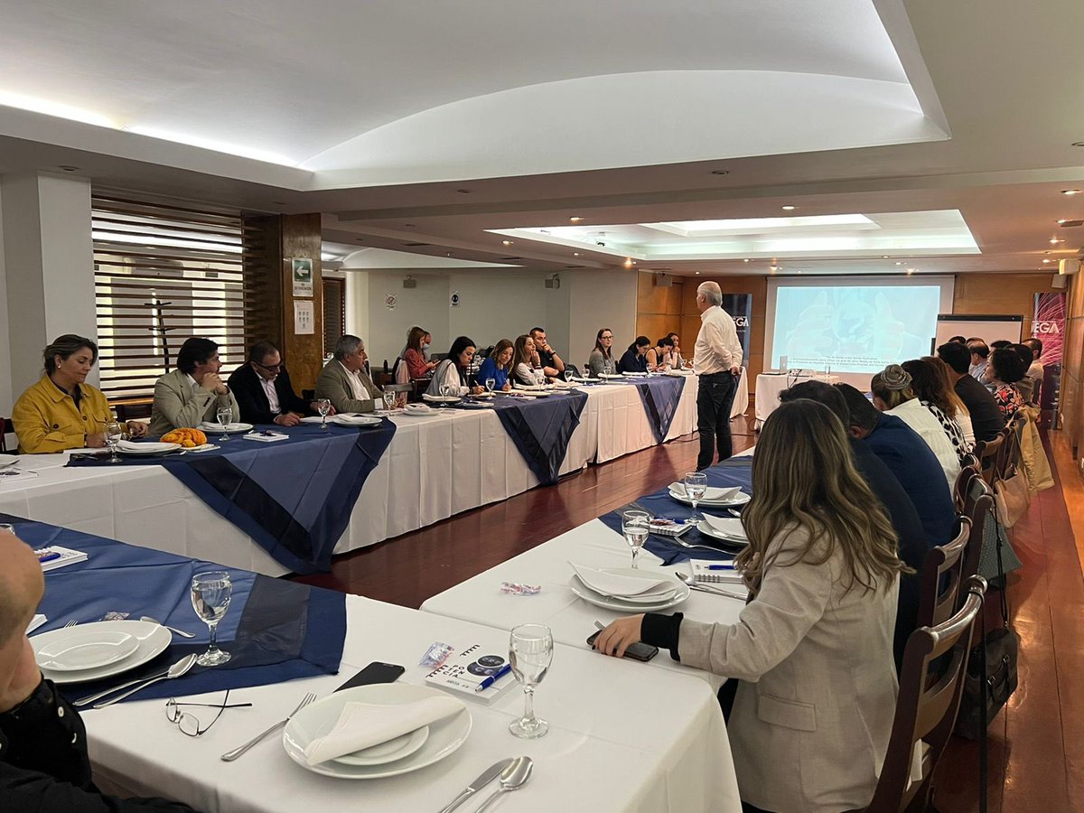 CCManizales's tweet photo. ➡️➡️No encontramos realizando el Entrenamiento de Mentores del Módulo I del Programa Empresas en Trayectoria Mega, con empresarios que nos acompañarán durante la cohorte V y compartirán sus experiencias y conocimiento con los empresarios que participan en este programa👏👏👏 https://t.co/fZud5gDtsG