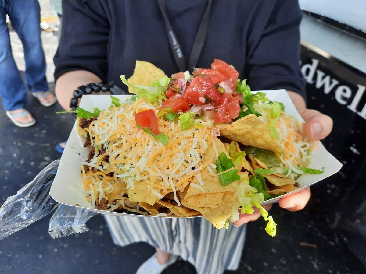 apollo_mfg's tweet image. Fun Friday Food Truck. Today we had Localvore food truck and they featured Walking tacos, Smash Burger, Italian BLT Burger, and Cheese Curds. #funfriday #foodtruck #localvore #apollo