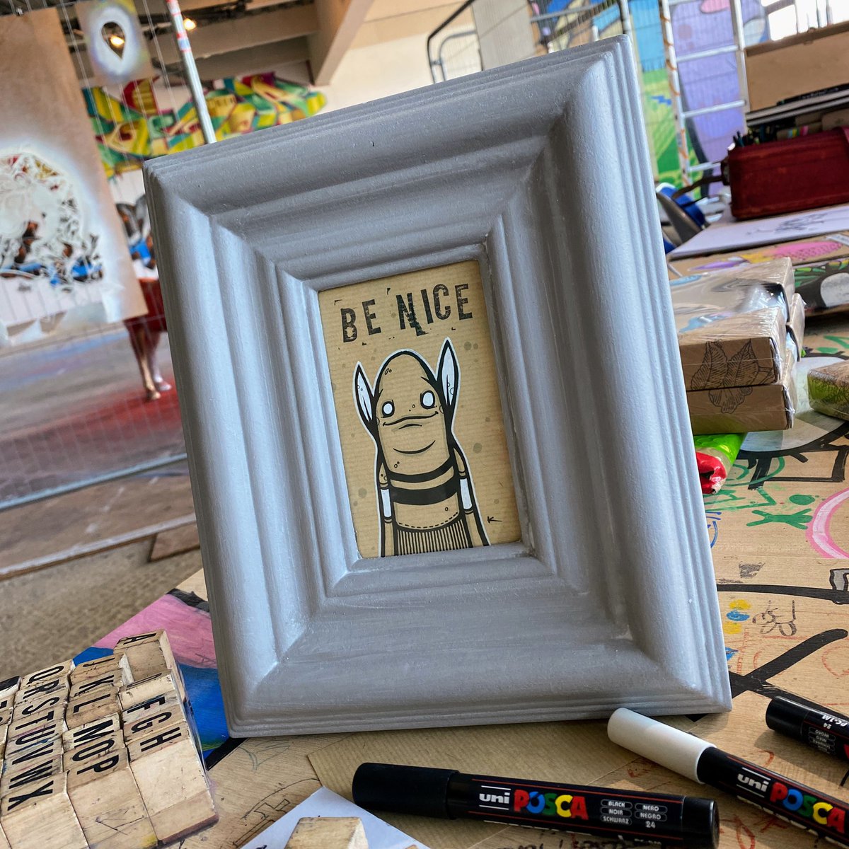 Korporate's tweet photo. BE NICE!
New work/worm. Available framed (artwork 8cm x 13cm, frame 24cm x 30cm). #posca #poscaart #korp #korporate #korpworm #benice https://t.co/dBybyZ3loe