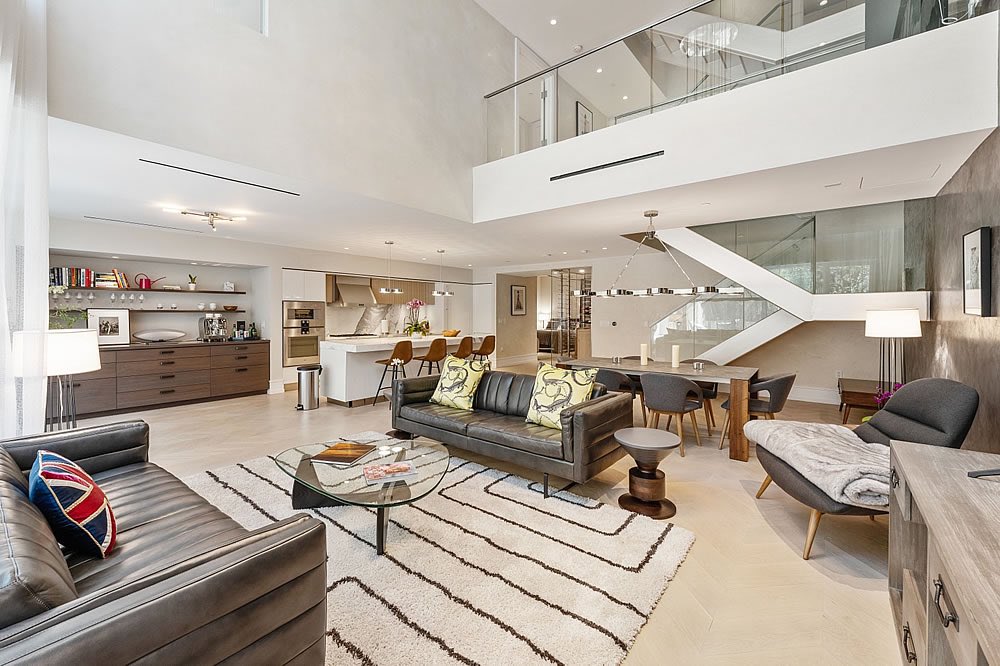 SocketSite's tweet image. Fraudster’s luxuriously crafted #PacHeights townhome forfeited and reduced #RealestateSF #SF #SanFrancisco #RealEstate #forfeit socketsite.com/archives/2022/…