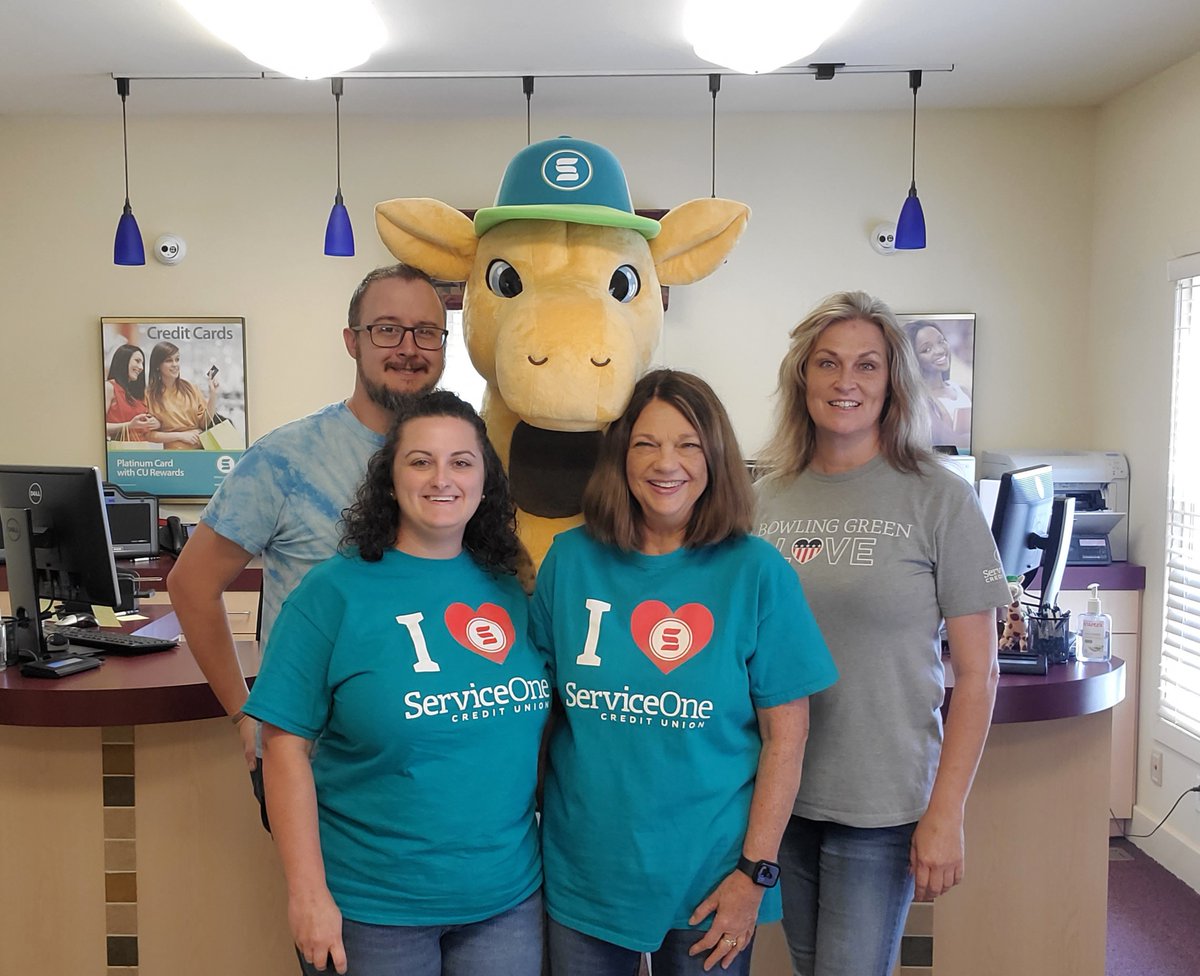 Our Campus branch is celebrating #ILoveMyCreditUnion day - And Gefferson the Giraffe too! Share or comment and tell us what you love!

#memberfocused #servicedriven #socu #serviceoneCU #creditunion #community #hereforthemember #memberowned #since1963