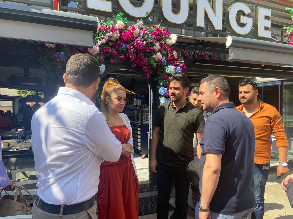 Tayfunarsinkol's tweet photo. 📍Edirne/Keşan

İl Gençlik Kolları Başkanımız @burakcambazas , Keşan Belediye Başkanımız Mustafa Helvacıoğlu ve İlçe Başkanımız ile birlikte AK Gençlik Keşan Teşkilatımız bir araya geldik. 

Keşan 2023’e hazır ✅

@eyupkadirinan @avyusufibis https://t.co/kout3qJnKC