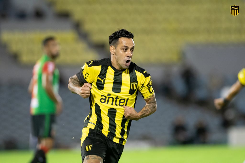 Fabian Estoyanoff En <a href="/Sport890/">Sport 890</a>📻
🗣"La llegada de Suárez a Nacional es positivo hasta para Peñarol. Yo como hincha de Peñarol quiero ir a ganar el clásico al Parque Central y a Luis Suárez"