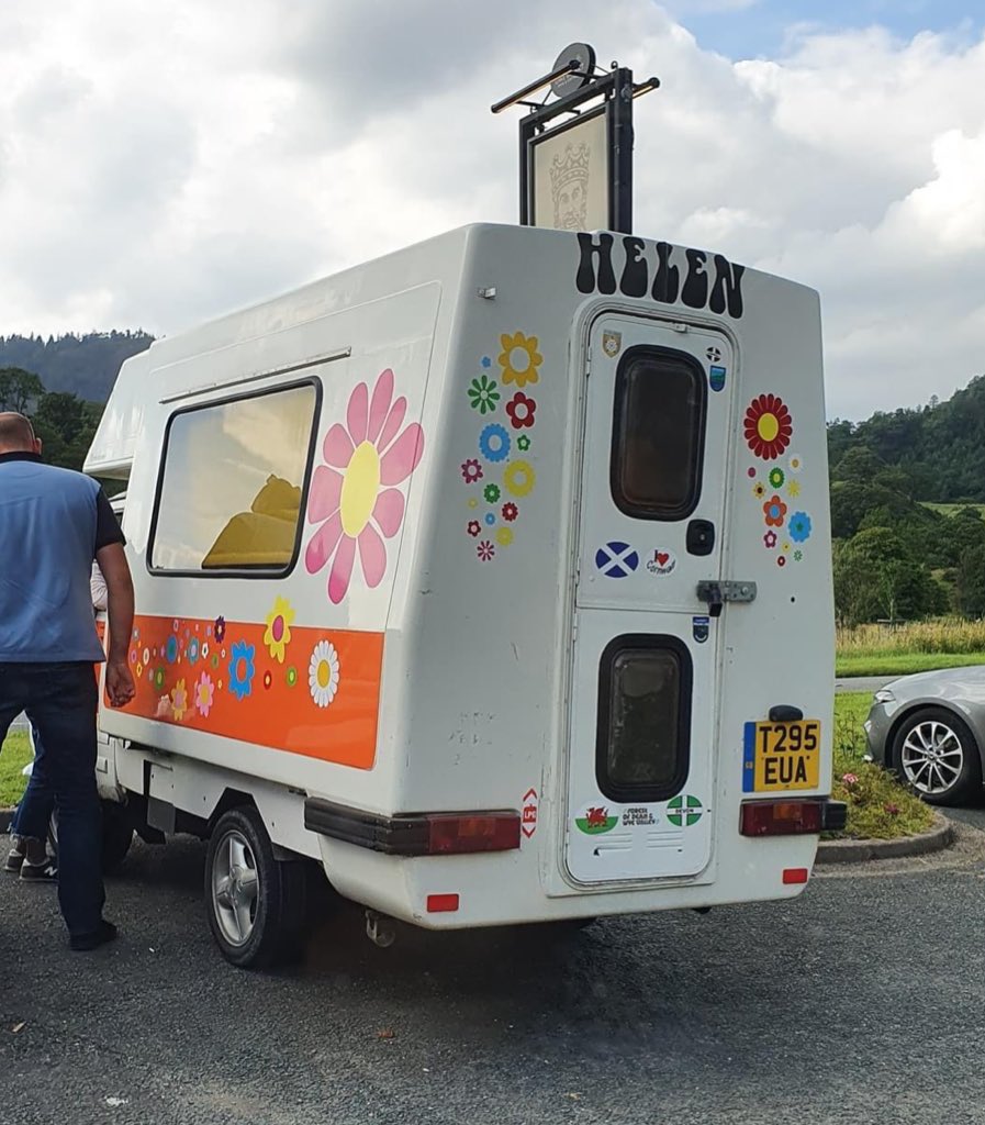 StanleyTaxis's tweet photo. One of our drivers was over in the Lakes today, when his passenger started shouting “it’s Helen; it’s Helen; turn road I want to see Helen”
Since it was his wife he had to oblige! 🤣 
No @SusanCalman in sight though.
#HelenMirren #GrandDayOut https://t.co/gnxrHouCXb