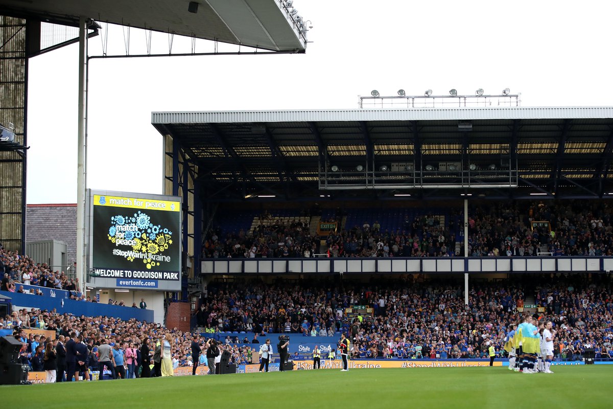 Everton's tweet photo. Match For Peace. ☮️

#StopWarInUkraine 💙💛 https://t.co/gcGhsWB2lY