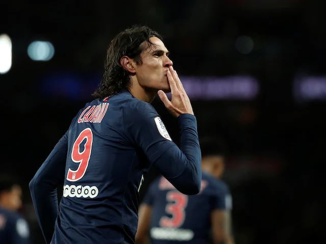 cmoinywa's tweet photo. Qui a le plus marqué l’histoire du PSG ? 
Rt pour Cavani Like pour Ibrahimovic https://t.co/KgyTyon9HW