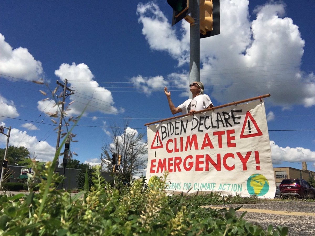 F4FKenosha's tweet photo. Holding it down in K-town. Proudly holding the #Grace5 dear. β¨π
Iβm grateful for everyone who put together & took part in the DC protests yesterday. It all makes a difference. It has to.
π§βπΎβπΏβπΌβπ»βπ½ππ§
#ClimateEmergency
@now____or_never
pic shot from a weedy vantage point https://t.co/87JyiOHX13