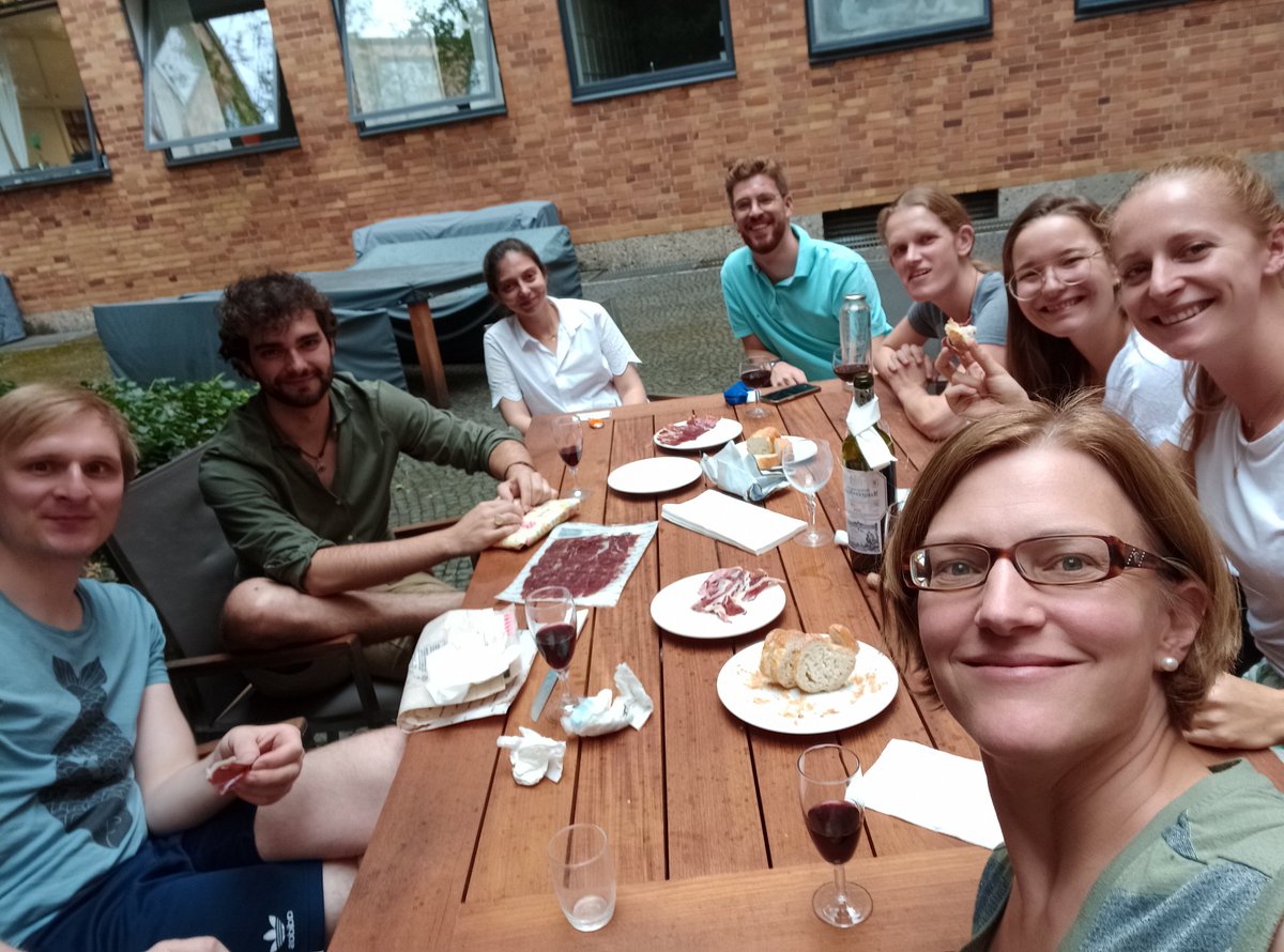 Farewell to <a href="/alberto_hca/">Alberto.HCA</a> from <a href="/jaegc/">Jose A Escudero</a> lab Madrid! It was great hosting you, so happy to see all the exciting new results generated with <a href="/Alexvstr/">Alexandra von Strempel</a> and Anna Burrichter. Good luck for the future, thanks for the delicious wine and jamon!