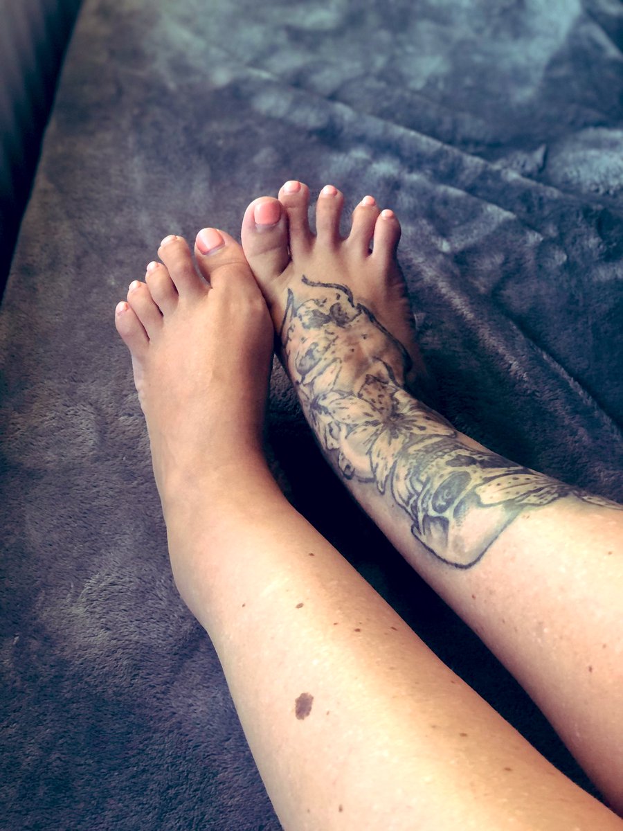 I need spoiling at some point, Who’s gunna spoil me 🪄👣🧎 Findom • feet • gofundme •Footfetish