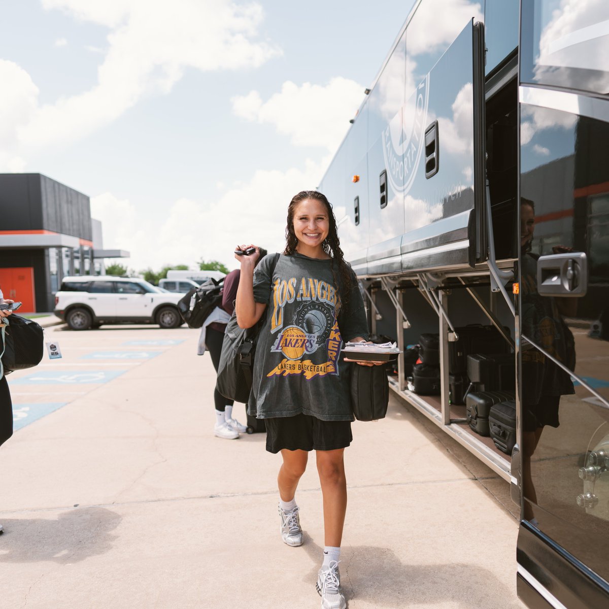 Off to our next business trip 💼

#HoldItDown