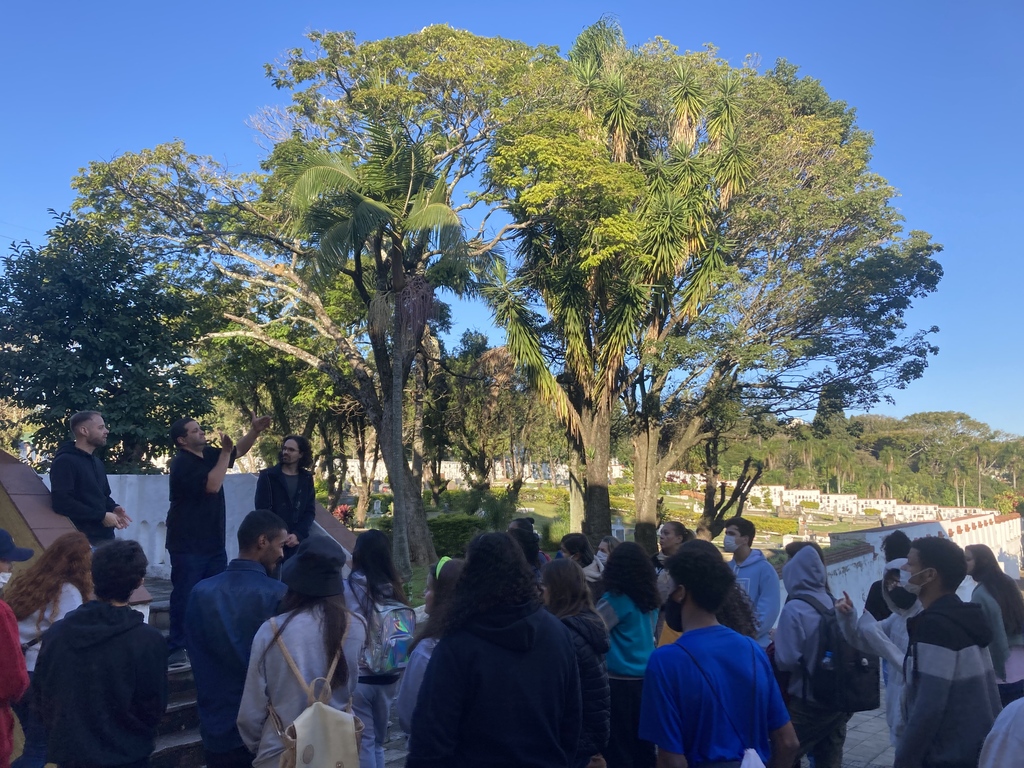 noitedosmuseus's tweet photo. [NDM ONLINE] Museu a céu aberto: uma visita guiada pelo Cemitério da Santa Casa de Misericórdia.

☝🏽Um rolê no cemitério. Topa? Confira o texto completo disponível no nosso site! https://t.co/IyEZ1jzafy