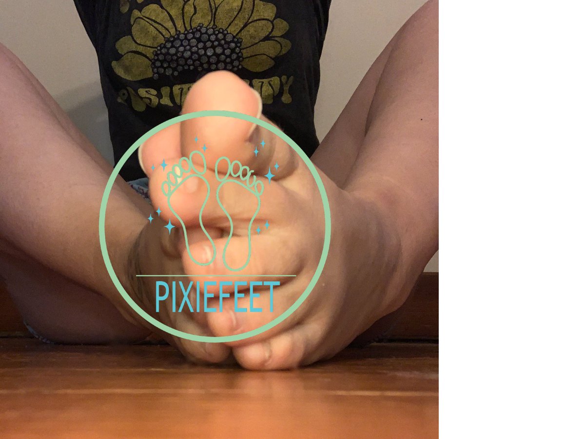 Pixie6200's tweet photo. These toes need some lovin. https://t.co/w2CedPd3CT
#toes #giantessgoddess #feetworship #fetish #Pixiefeet #positivity https://t.co/iYzS6CH6kI