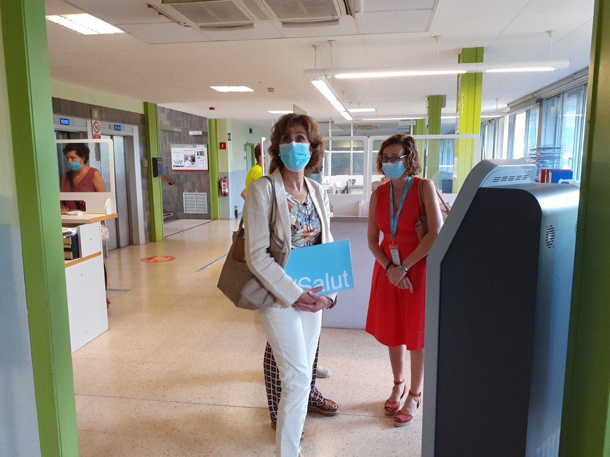 ICervos's tweet photo. Avui hem visitat el CAP Osona per conèixer a fons les instal·lacions i parlar amb la direcció del centre, la direcció del SAP i avaluar les necessitats de l’equip. Des del @salutcat #invertirem 8M€ al #CAPOsona per a millorar el servei a la #ciutadania . https://t.co/s3NIj1pPWt
