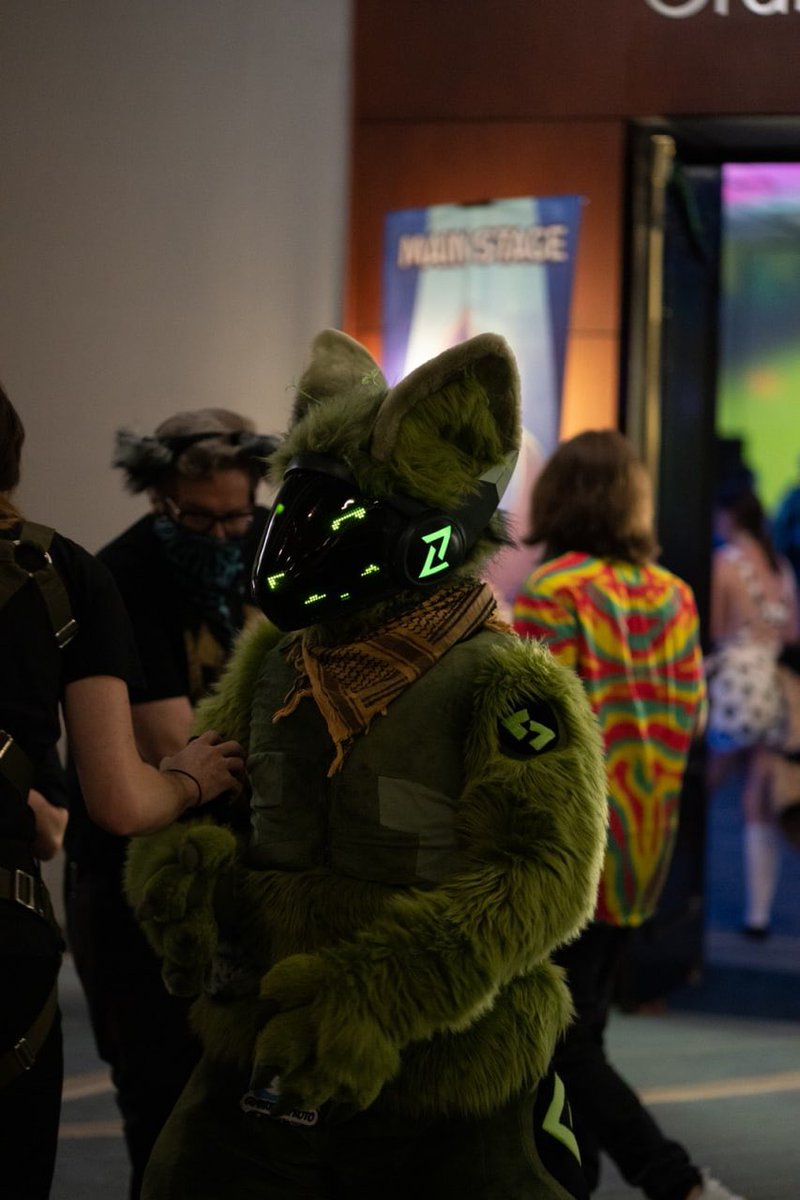 BRB, being grabbed away for important toaster meetings 🌱

📸 <a href="/Breakie101/">Breakie on BSky</a> 
✨ #FursuitFriday