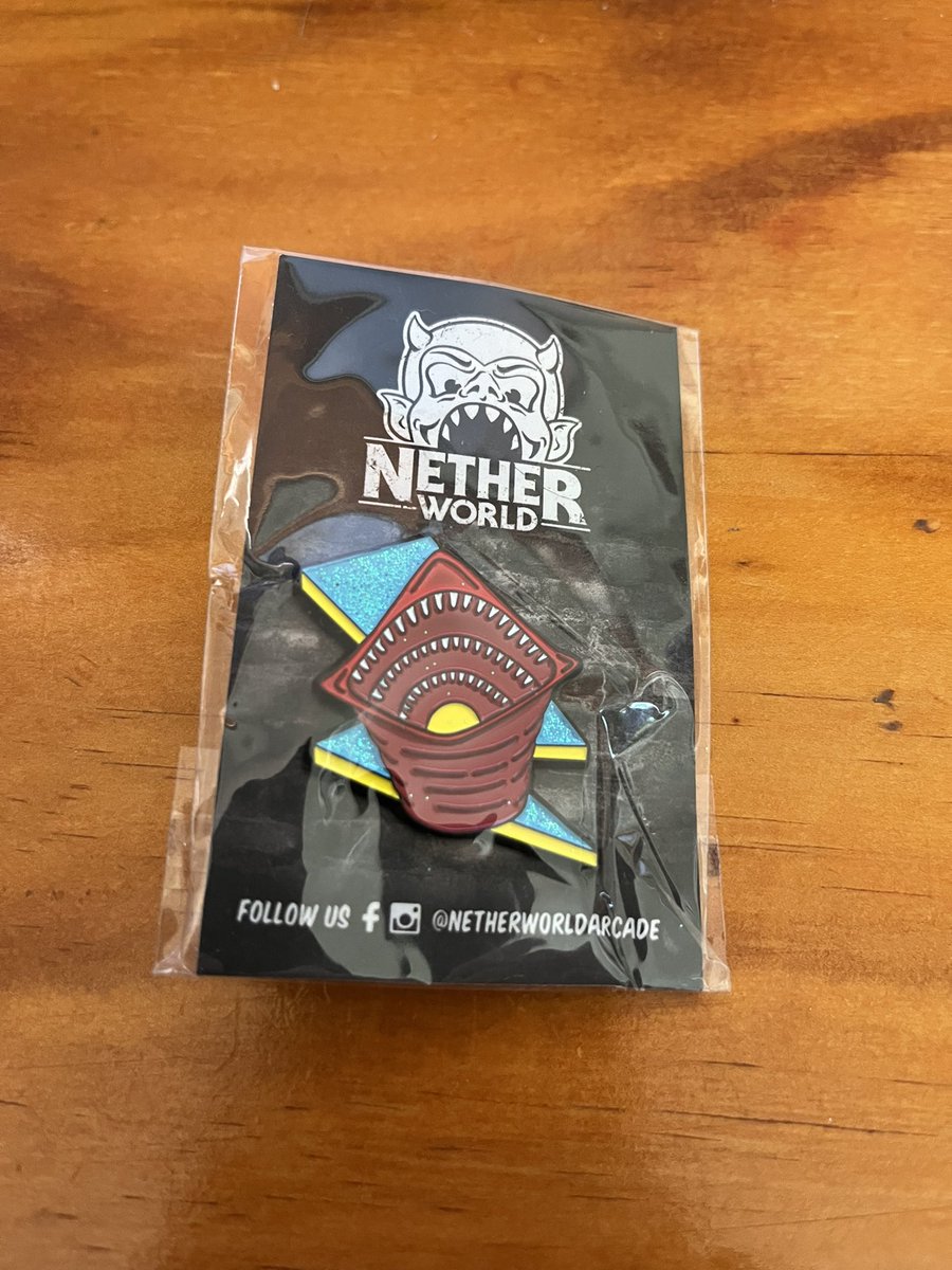 cosmicjester's tweet photo. The Dune badge from #borlff is very nice https://t.co/lQe1vYLD4W