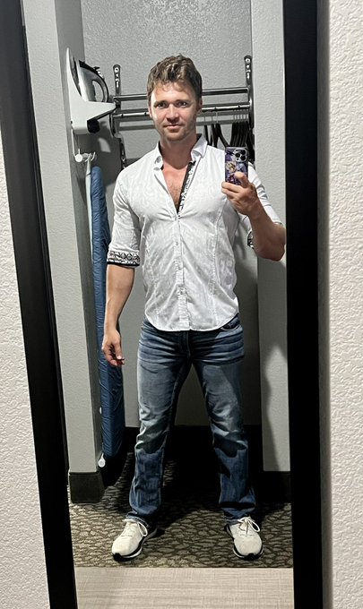 Who&rsquo;s ready for Dinner and a Movie!! Maybe dessert after 😉 https://t.co/KPXWWfdlKf<a href="/tag/flirtsummit2021"class="tags"><span>#flirtsummit2021</span></a>