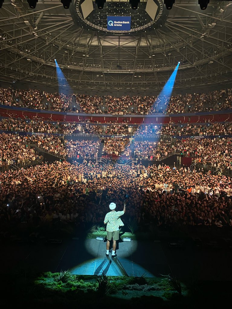 australian plaques; sydney show: thank you to every ear bitch