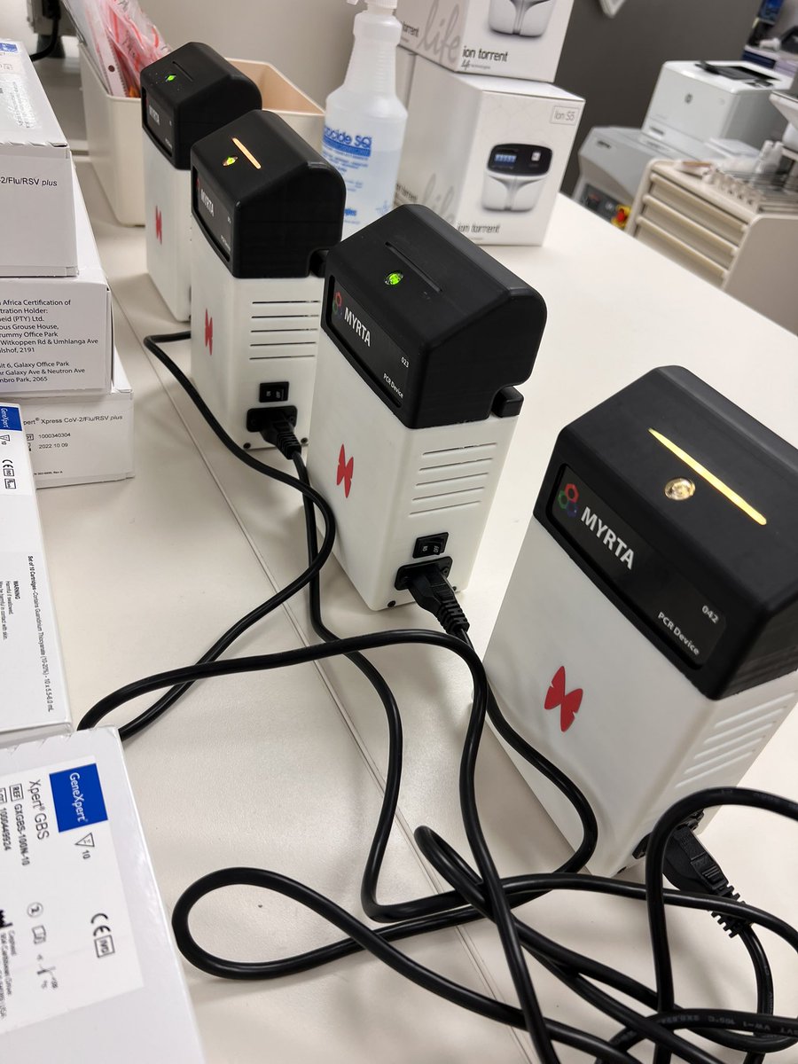 petrifiedbugs's tweet photo. Missed those late research nights in the lab! Excited to be working with MatMa again! https://t.co/6wlLWW4lf5