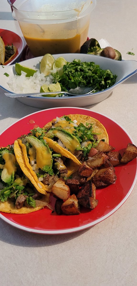 What's for dinner safemoon family? Is beef Tacos and  seasoned red potatoes for me and Legacy. 😉😋🌮 @MRamirez0536 #FridayVibes #taconight #SAFEMOONFAMILY #safemoonarmy #cryptocouple #Funday #mexicangirl #enjoythemoment #GoodVibesOnly