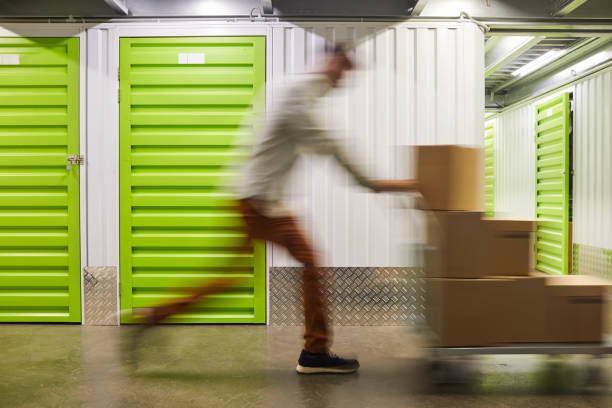 LockBox_Storage's tweet image. If you&apos;re moving out of space soon, it&apos;s best to get a storage unit at least two weeks before you need it to give yourself time to slow move things in. That way, you won&apos;t be surprised if you end up needing more or less room at the last minute.