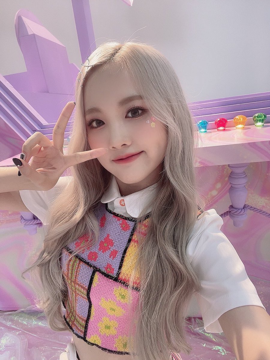 tri_bini's tweet photo. 바바송 뮤비 지아를 너무 사랑하는 한 여성이 있음… https://t.co/BolHCephnZ