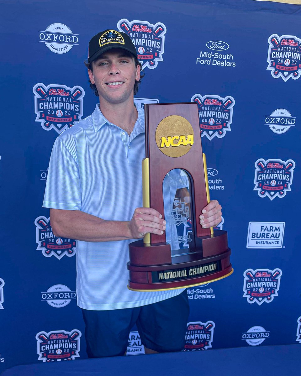 OleMissBSB's tweet photo. Look who we found at the @BiloxiShuckers game!

@thomas_dillard7 | @Mitch_Murrell 
@VisitOxfordMS | @MSFarmBureau | @MidSouthFord https://t.co/NE4UAKDQPj