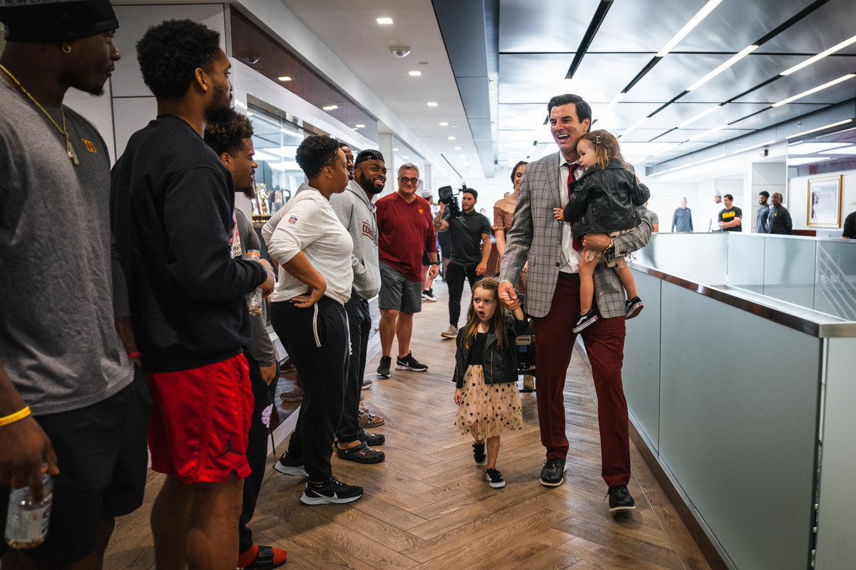 One-day contract 🖊 

Always a part of our family ❤️💛