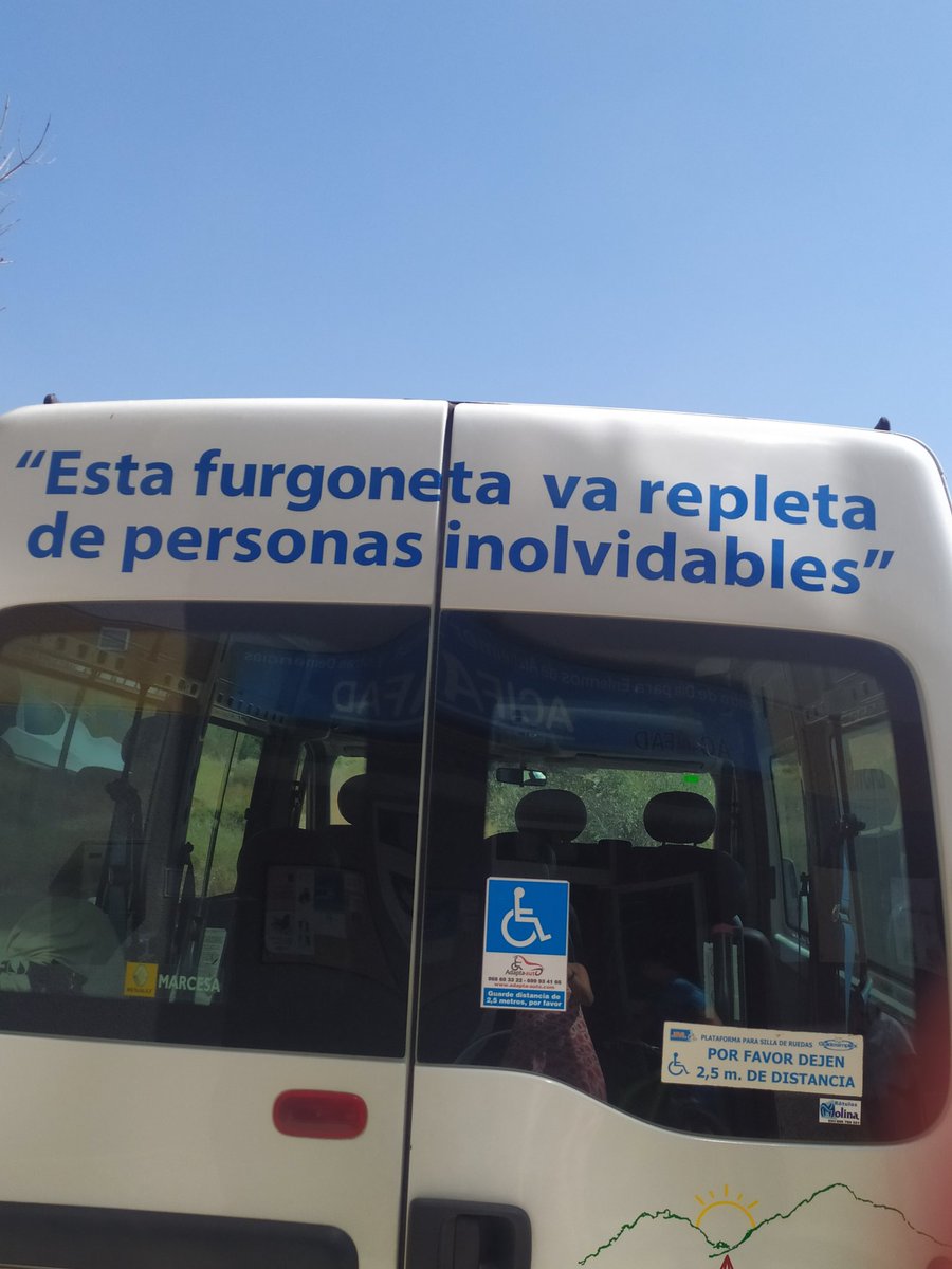 MelbaBleda's tweet photo. Esta mañana solo quería acercarme para desearos una buenas vacaciones, poder miraros  a los ojos y poder recargarme de todo aquello que solo vosotr@s podéis darme: fuerza, energía y un baño de conciencia. Y cómo no, la emoción me embriaga, sois maravillos@s, únic@s e irrepetibles https://t.co/vHh7B0TFZj