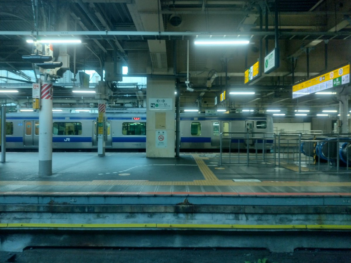 Y_GORO's tweet photo. 上��駅。
思ってたよりもだいぶ混んでます。 https://t.co/SxrRORJso7
