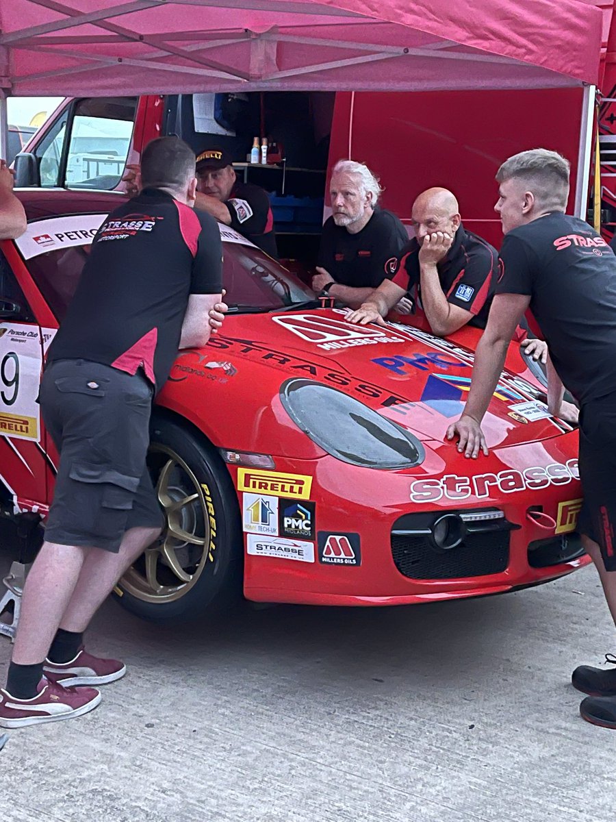 Strasseleeds's tweet photo. #CaptionThis ? @SilverstoneUK #TeamStrasse #Porsche #Motorsport may or may not be a prize 😂🏁 https://t.co/kizgbchxKt