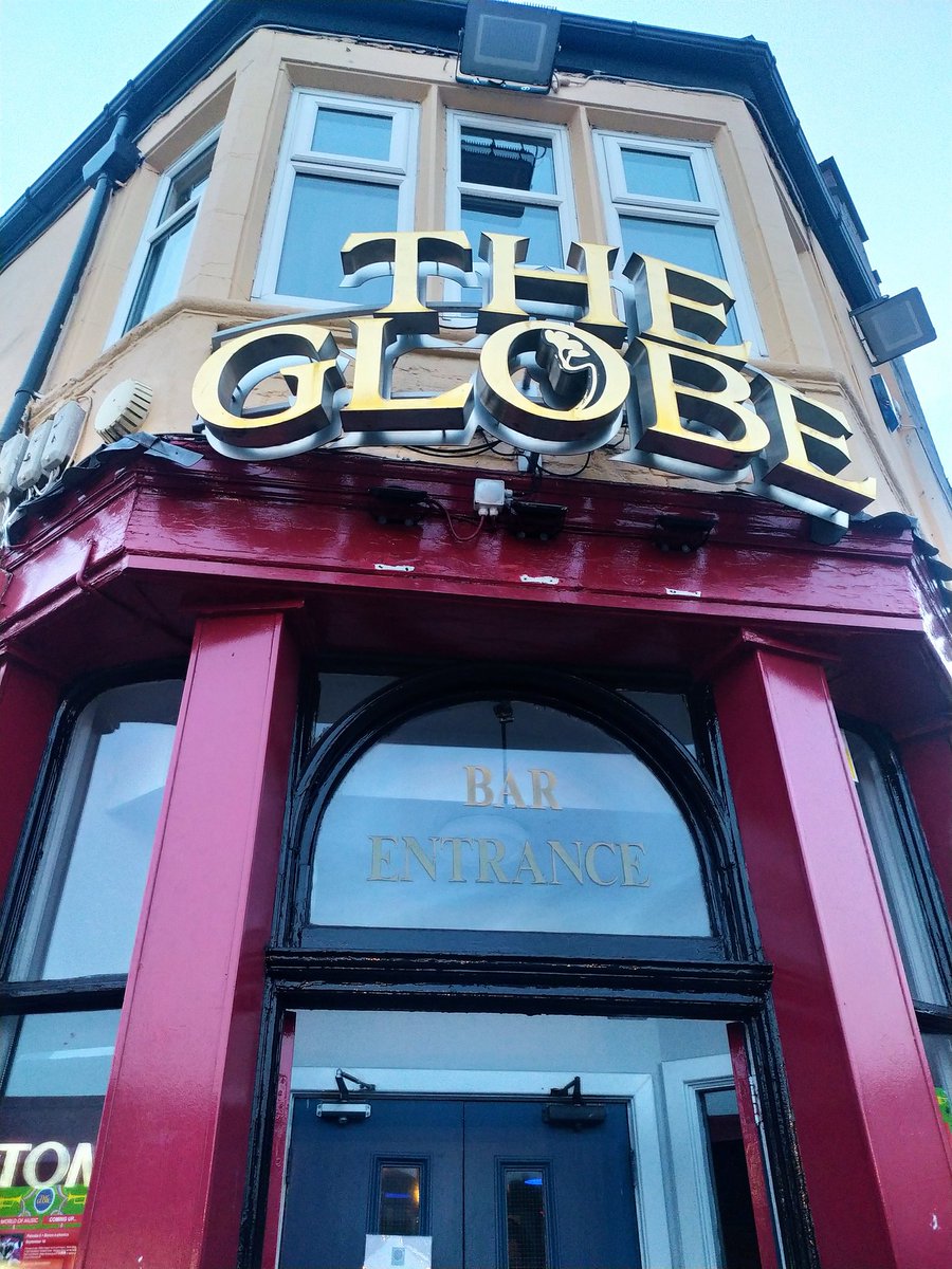 Still time to catch us TONIGHT at 10pm! 👑🐝