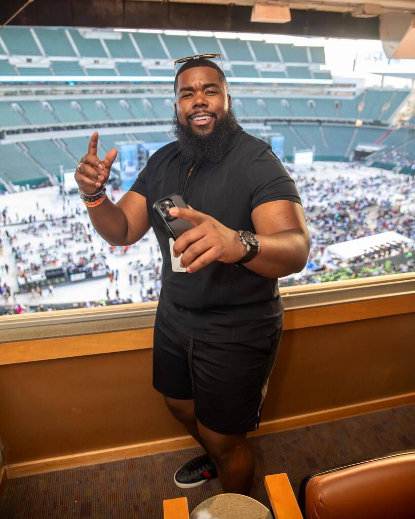 Music Makes the World Go Round!

Mark your calendars. The @cincymusicfest is back next year July 20, 21, 22, 2023!

If it’s anything like this year, it’s going to be 🔥🔥🔥

Much love to the @cincyexperience and all of the amazing people I had the pleas… instagr.am/p/Cgm4eSwpOfP/