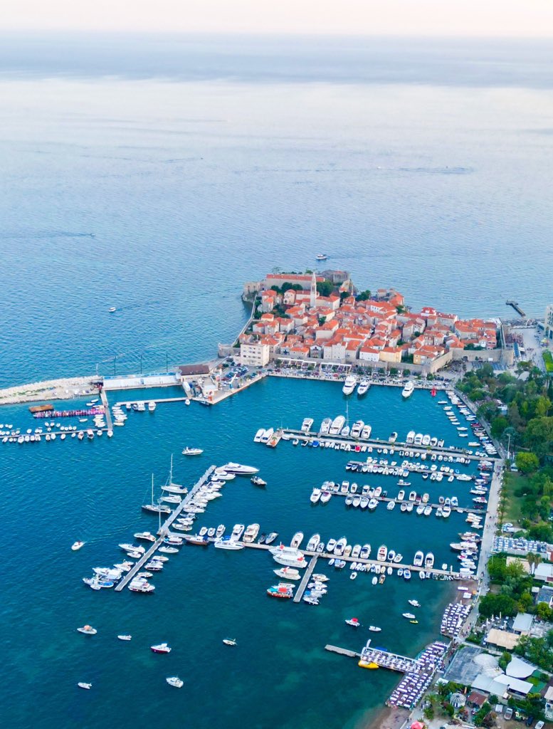 ActivityTravel1's tweet photo. A beautiful aerial shot of Budva in Montenegro 🇲🇪 We are staying here for 4 more days before we drive to Mostar in Bosnia &amp; Herzegovina 🇧🇦 for our wedding #budva #montenegro #crnagora #starigrad #oldtown https://t.co/gqaeEG8lKQ