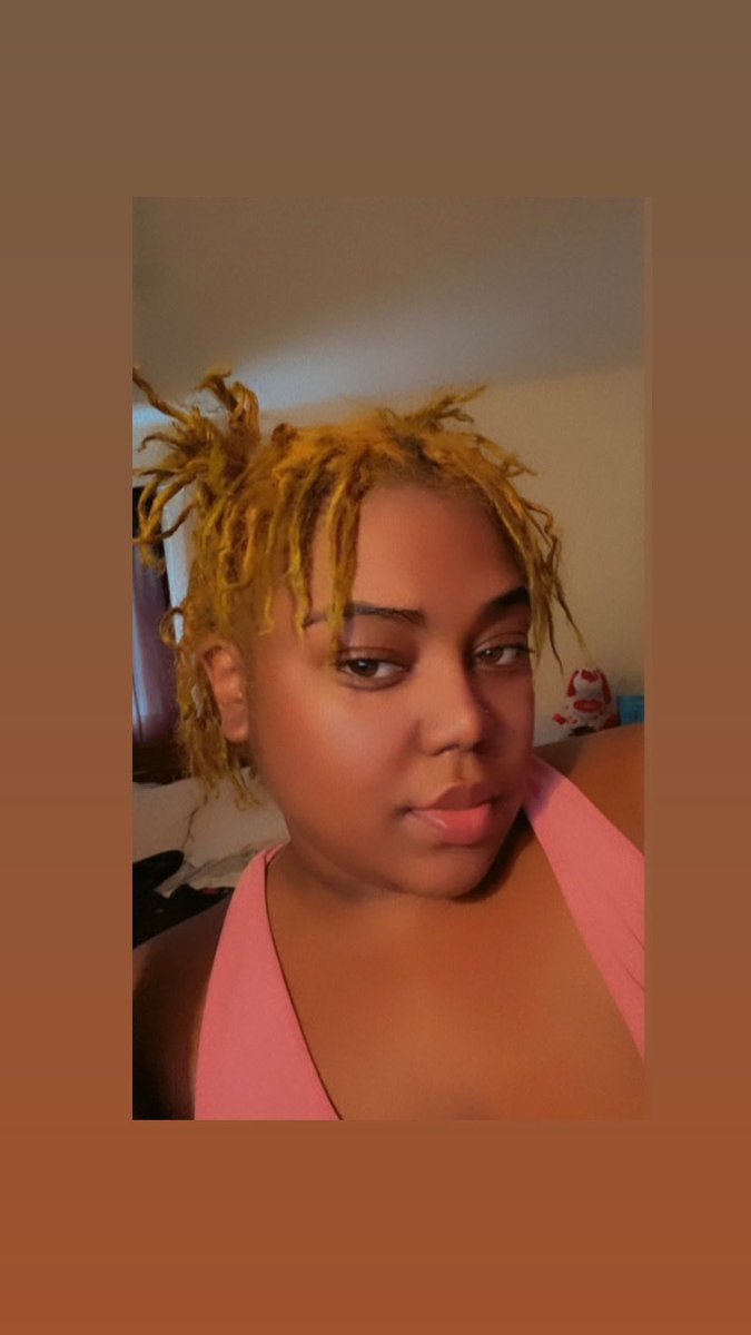 shikela_'s tweet photo. Y’all be like “I’m scared to loc my hair up” but on the other hand me? Oh I’m finna loc up!
#StarterLocs #LocJourney #CombCoils #CurlyEnds #PrettyGirlsWearLocs
#3weeksIn #RetwistComingSoon
🫶🏾💫 https://t.co/HsoU0TB5vP